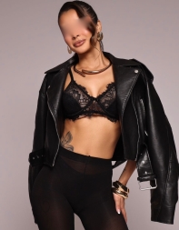 Dayana absolutely shines with her stunning, model-like looks.