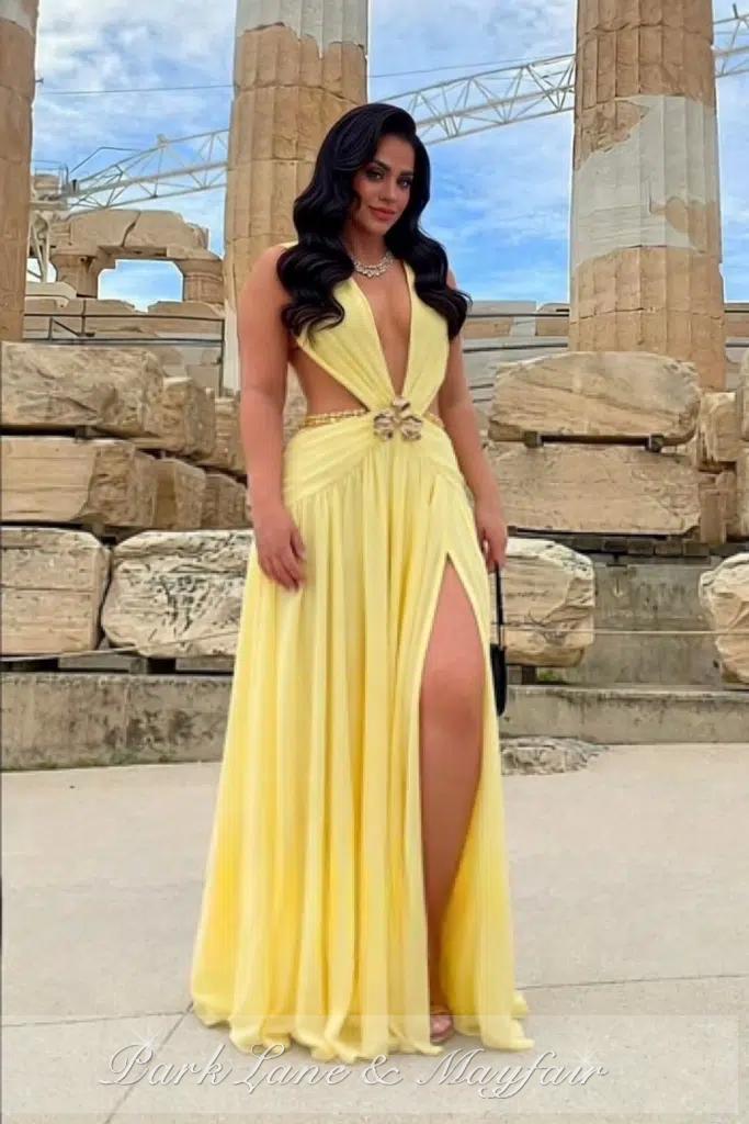 A stunning lady donned an alluring outfit, exuding confidence and elegance.